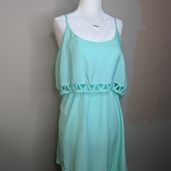 Hurley Dresses & Skirts - HURLEY Sea Green Tiered Shift Dress with Cutouts